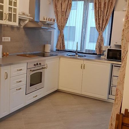 Apartament Ultracentral Monadin 2 Braşov Buitenkant foto