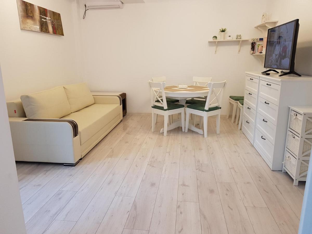 Apartament Ultracentral Monadin 2 Braşov Buitenkant foto