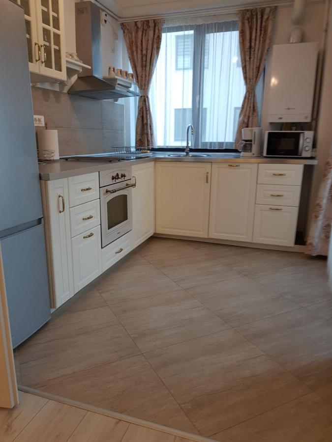 Apartament Ultracentral Monadin 2 Braşov Buitenkant foto