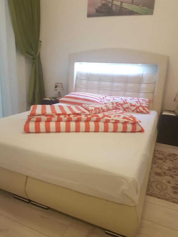 Apartament Ultracentral Monadin 2 Braşov Buitenkant foto