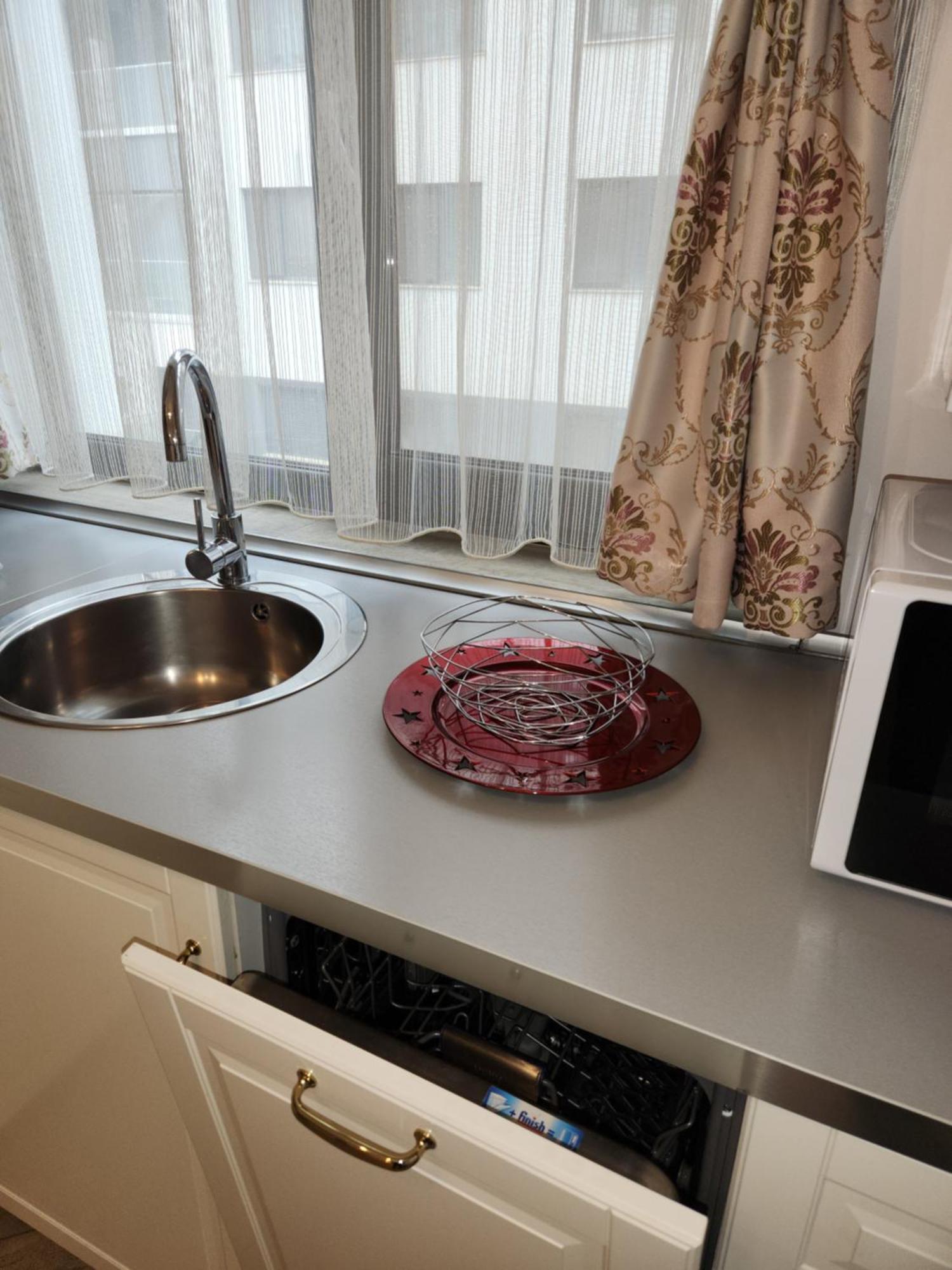 Apartament Ultracentral Monadin 2 Braşov Buitenkant foto