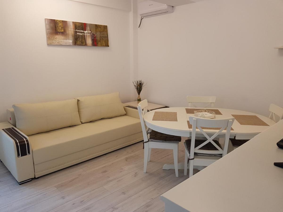 Apartament Ultracentral Monadin 2 Braşov Buitenkant foto